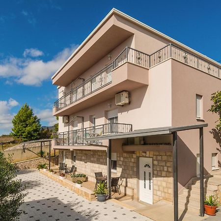 2 Bedroom Awesome Apartment In Mali Rat Sumpetar Esterno foto