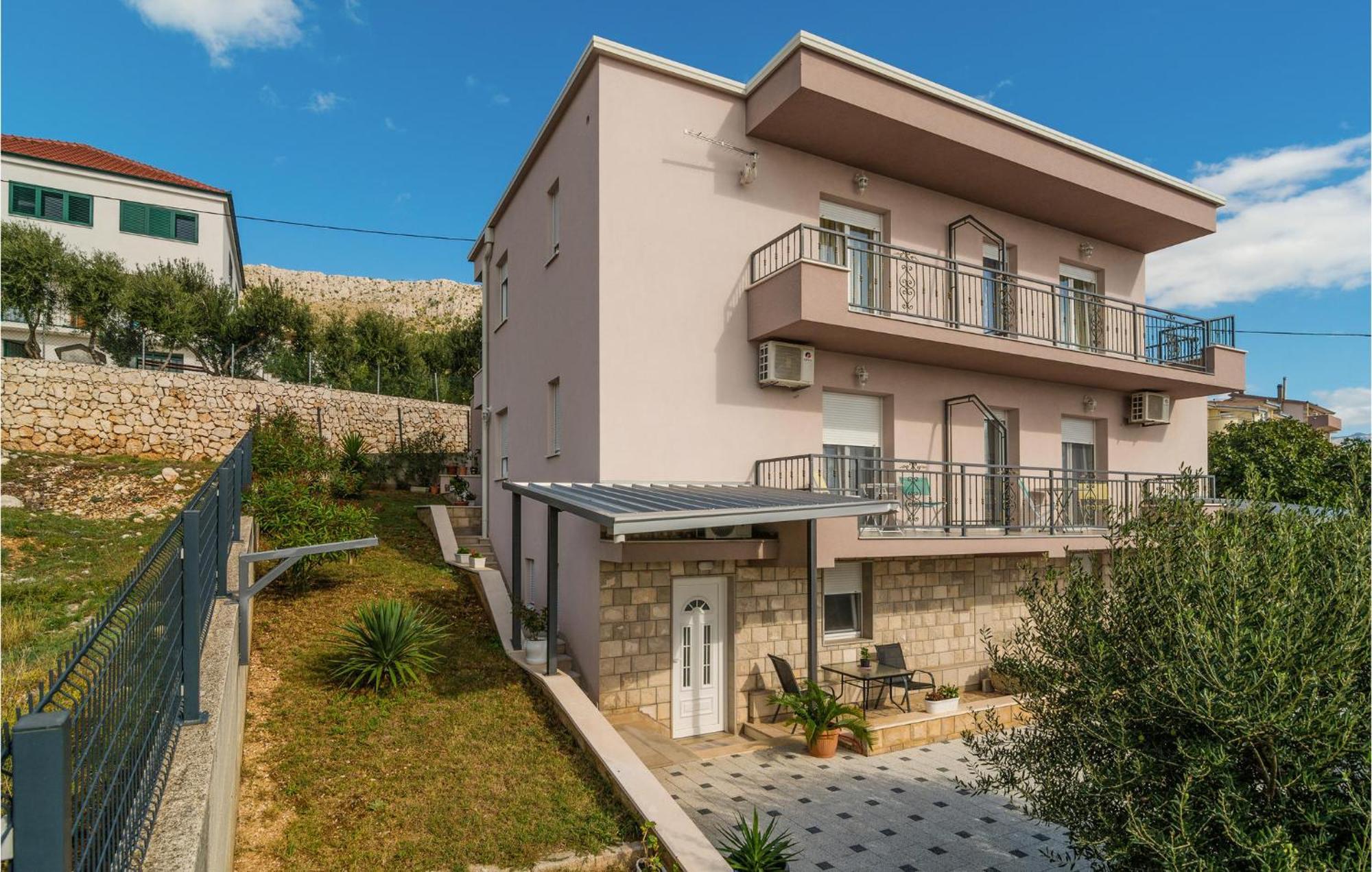 2 Bedroom Awesome Apartment In Mali Rat Sumpetar Esterno foto