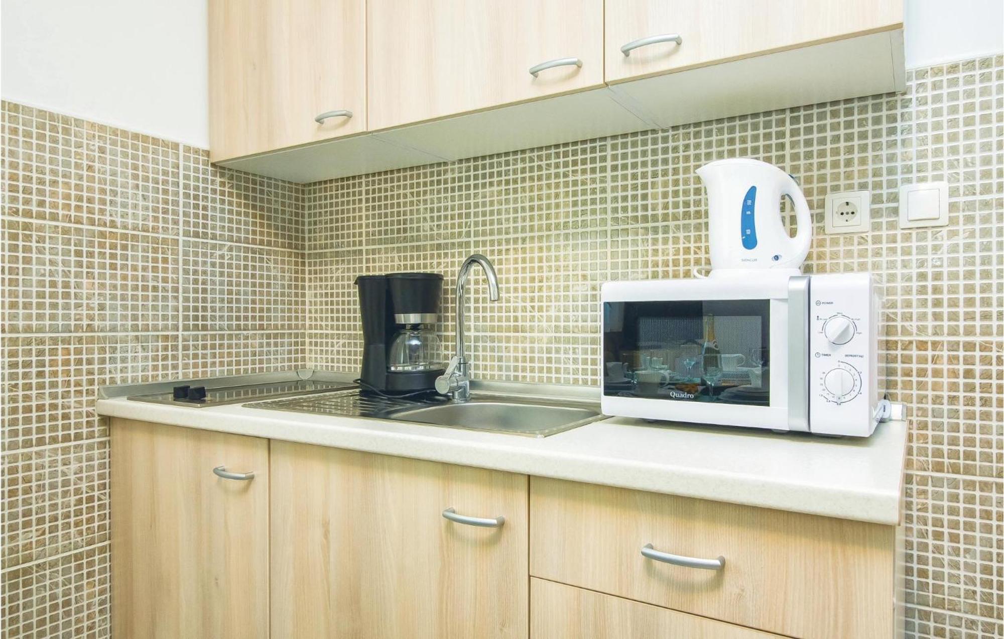 2 Bedroom Awesome Apartment In Mali Rat Sumpetar Esterno foto