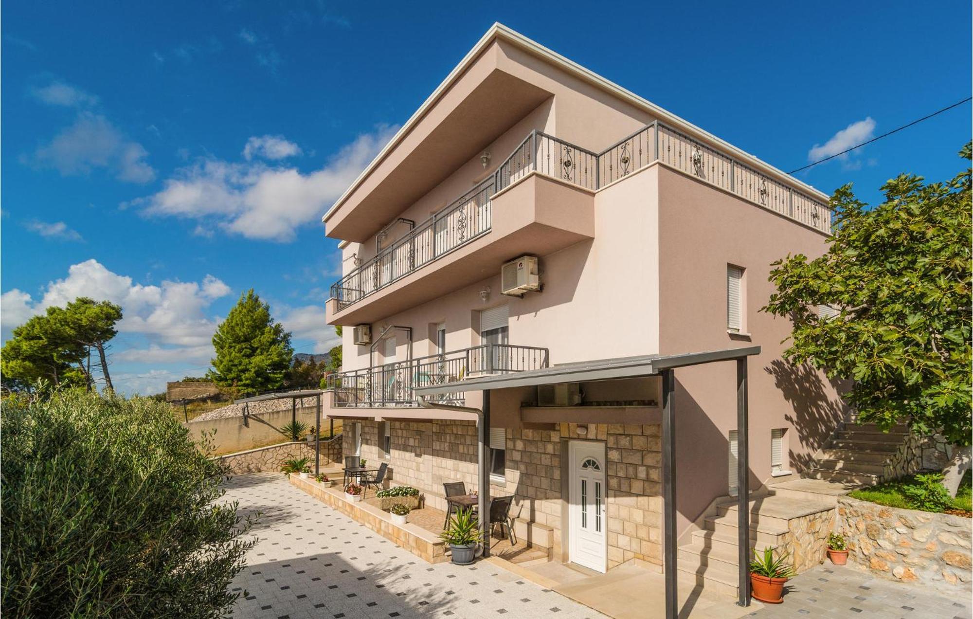 2 Bedroom Awesome Apartment In Mali Rat Sumpetar Esterno foto